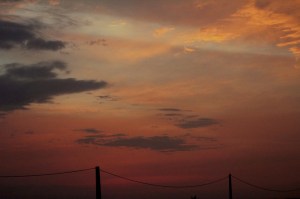 cer rosu spalat de ploaie