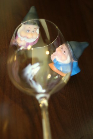 pitici si pahar de vin