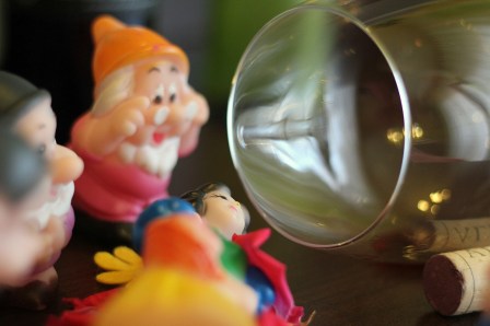 Alba ca Zapada si vinul