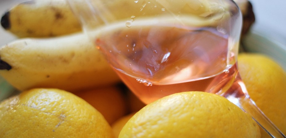 pahar de vin si fructe