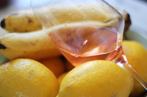 pahar de vin si fructe