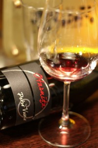 sticla culcata de vin
