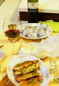 pui la cuptor cu cartofi copti