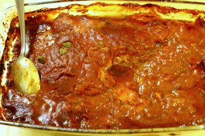 peste la cuptor cu sos de rosii