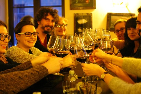 veselie, zambete si pahare