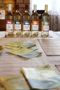 Crama Takacs etichete