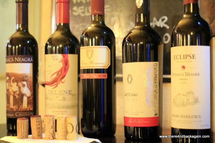 cinci Fetesti Negre la Bruno