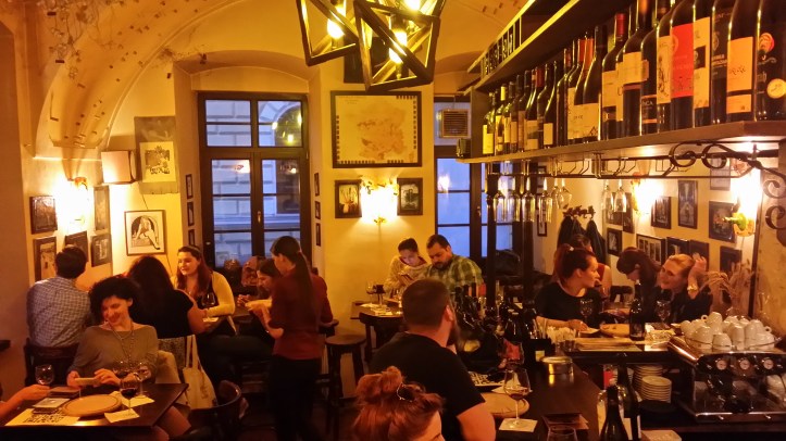 fiecare isi vede de treaba lui