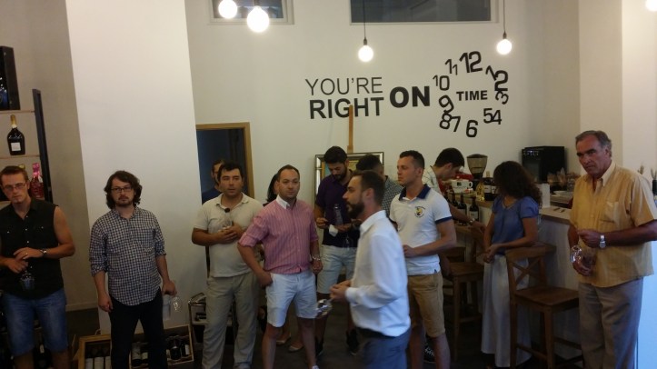 public la inaugurare