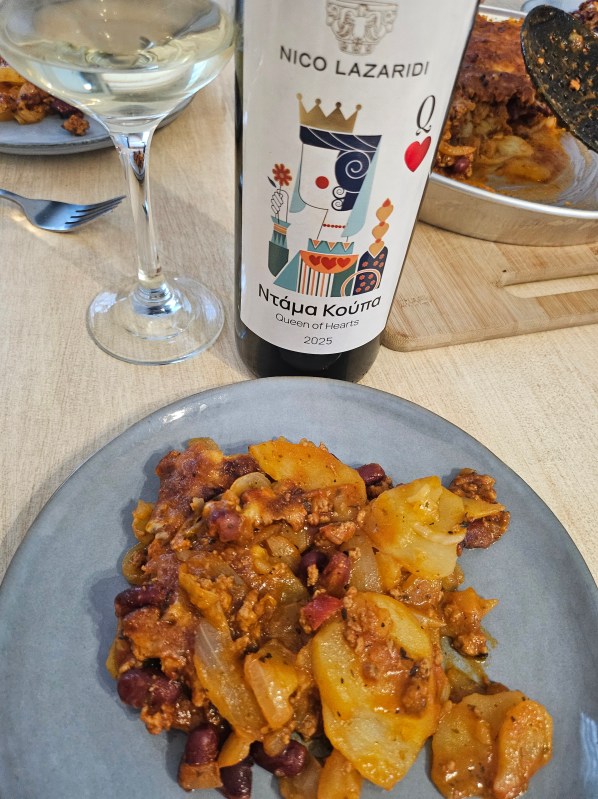 Vin grecesc și moussaka: cercetare culturală aplicată